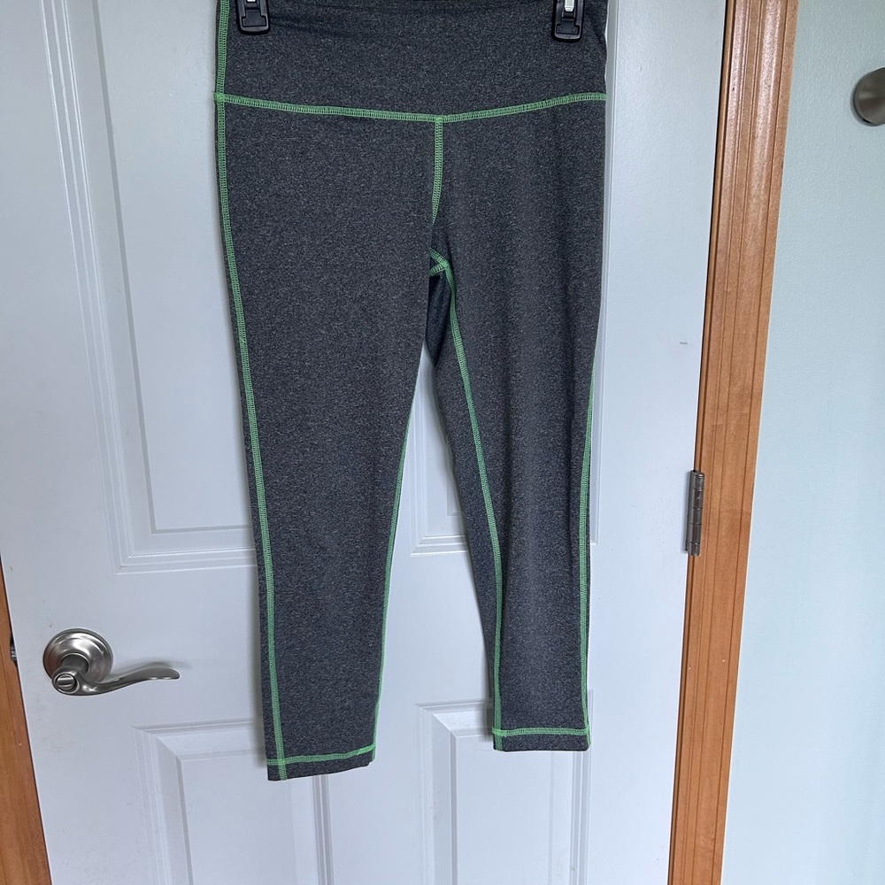 90 Degree By Reflex Gray and Green Leggings Athletic Capri